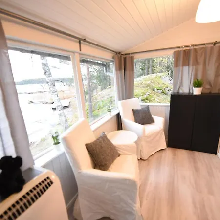 Pieni Merenrantamokki 38m² 샬레 *