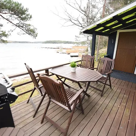 Pieni Merenrantamokki 38m² 샬레